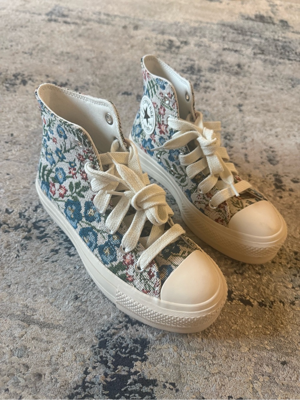 Converse Floral High-Top Sneakers in Cream, Blue & Green size woman’s 6.5